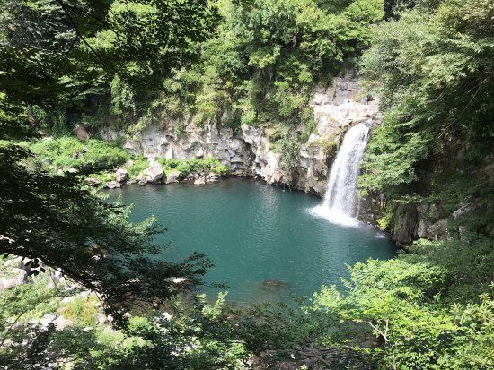Cheonjiyeon Waterfalls